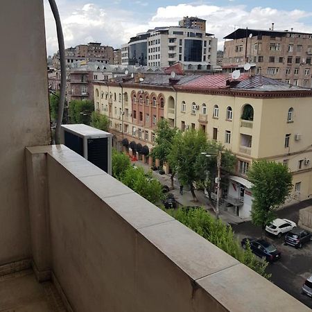 Apartment-14 In The Center Of 耶烈万 外观 照片