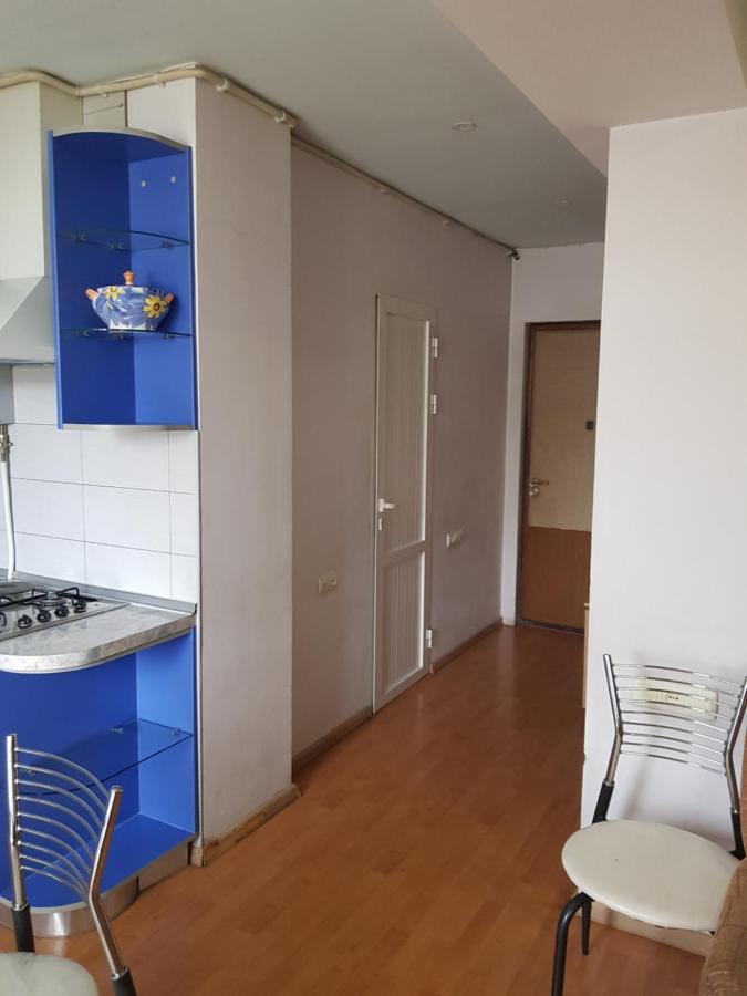 Apartment-14 In The Center Of 耶烈万 外观 照片
