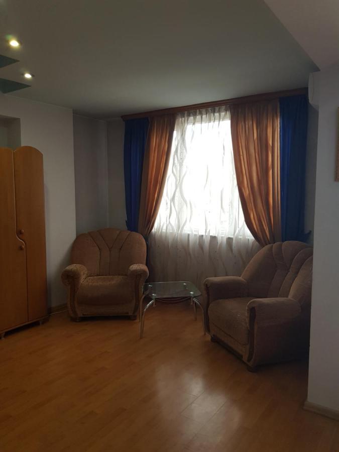 Apartment-14 In The Center Of 耶烈万 外观 照片